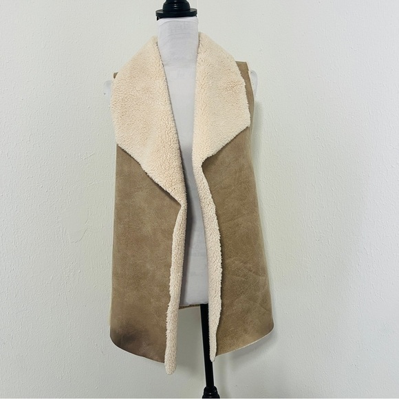 Mesh + Lace Jackets & Blazers - Mesh + Lace Women Size Medium Preppy Chic Shearling Vest in Brown/Cream Western